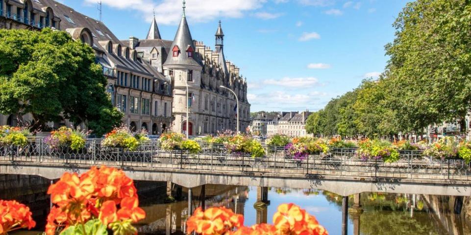 Quimper: T3 Avec Vue Cathedrale Proche Gare Apartment